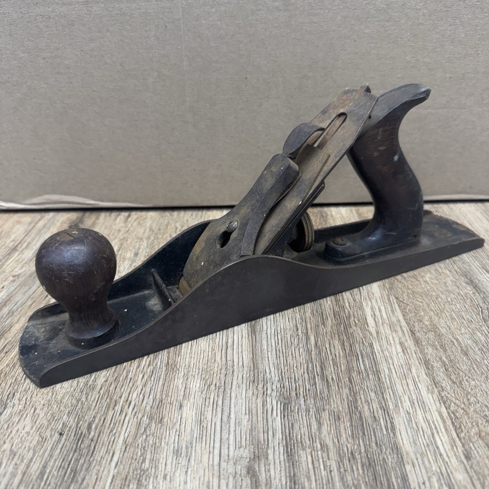 Vintage Stanley Bailey No. 5 Hand Plane-Ribbed Bottom
